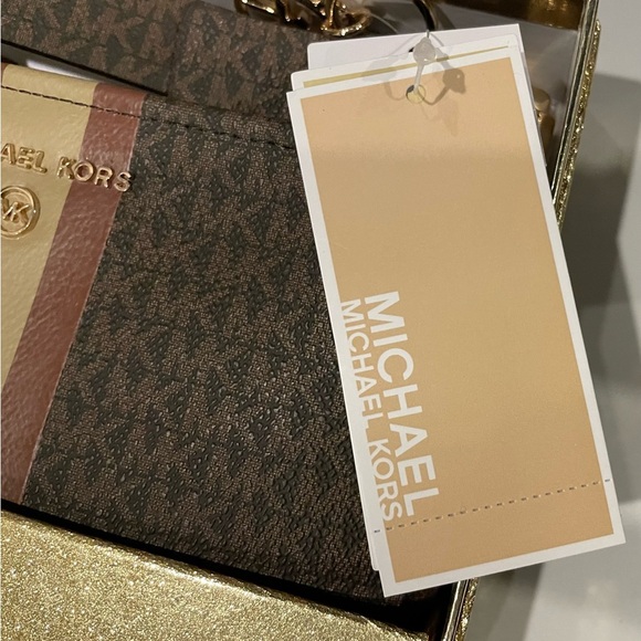 Brand New in box, Michael Kors Adjustable Belt Bag - Picture 4 of 6